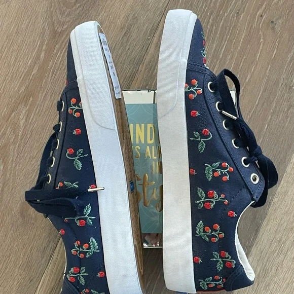 Keds Rifle Company Crew Kick Strawberry Embroidered Sneaker - Picture 5 of 11